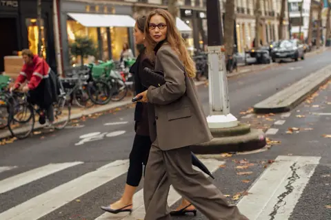 Jakie marynarki są modne – najnowsze trendy, które zachwycają w tym sezonie