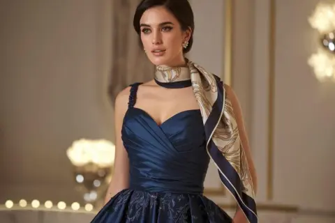 Jak wiązać szal do sukni wieczorowej – eleganckie metody i stylizacje dla Ciebie