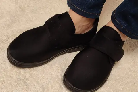 Jakie buty na haluksy wybierać, aby uniknąć bólu i czuć komfort?