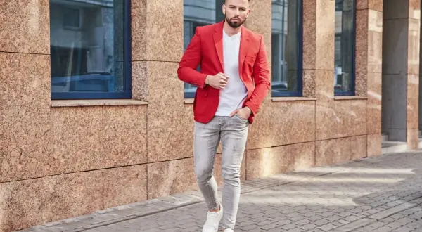 Młodzieżowe eleganckie stylizacje, które zachwycą na każdej uroczystości